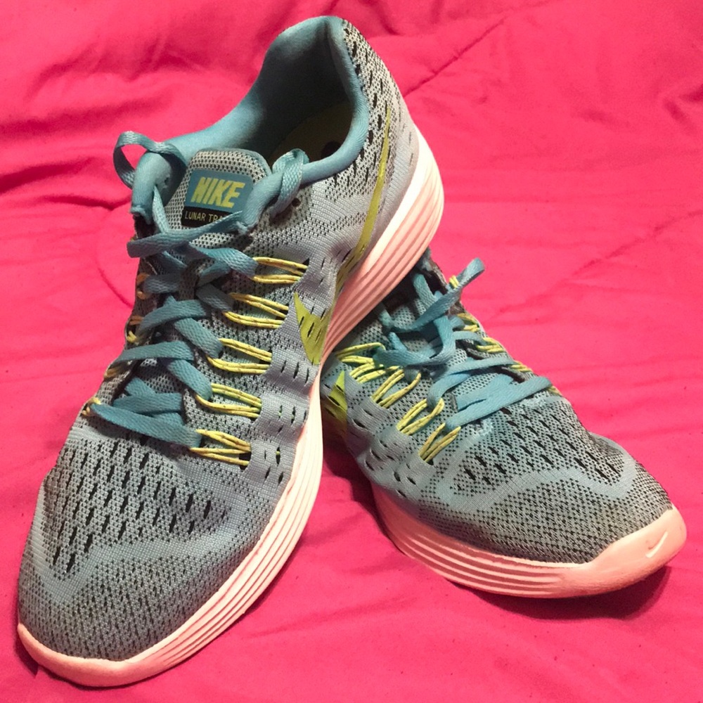 Nike Womens Lunar Trainer Sneakers